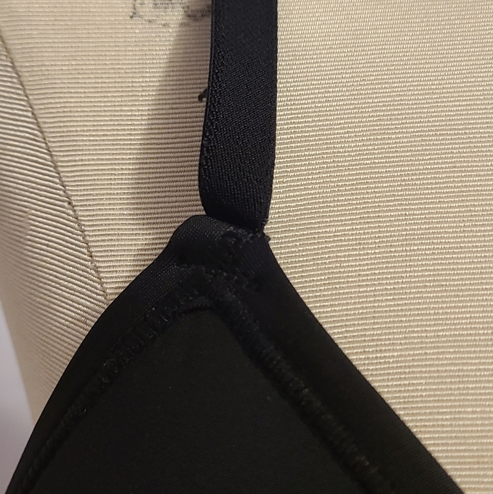 Tahari Black Moulded Wireless Bra - Picture 9 of 11